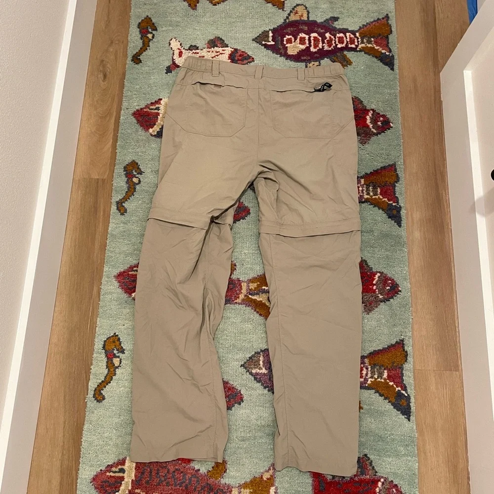 The North Face Men’s Hiking Convertible Zip Off Pants Shorts